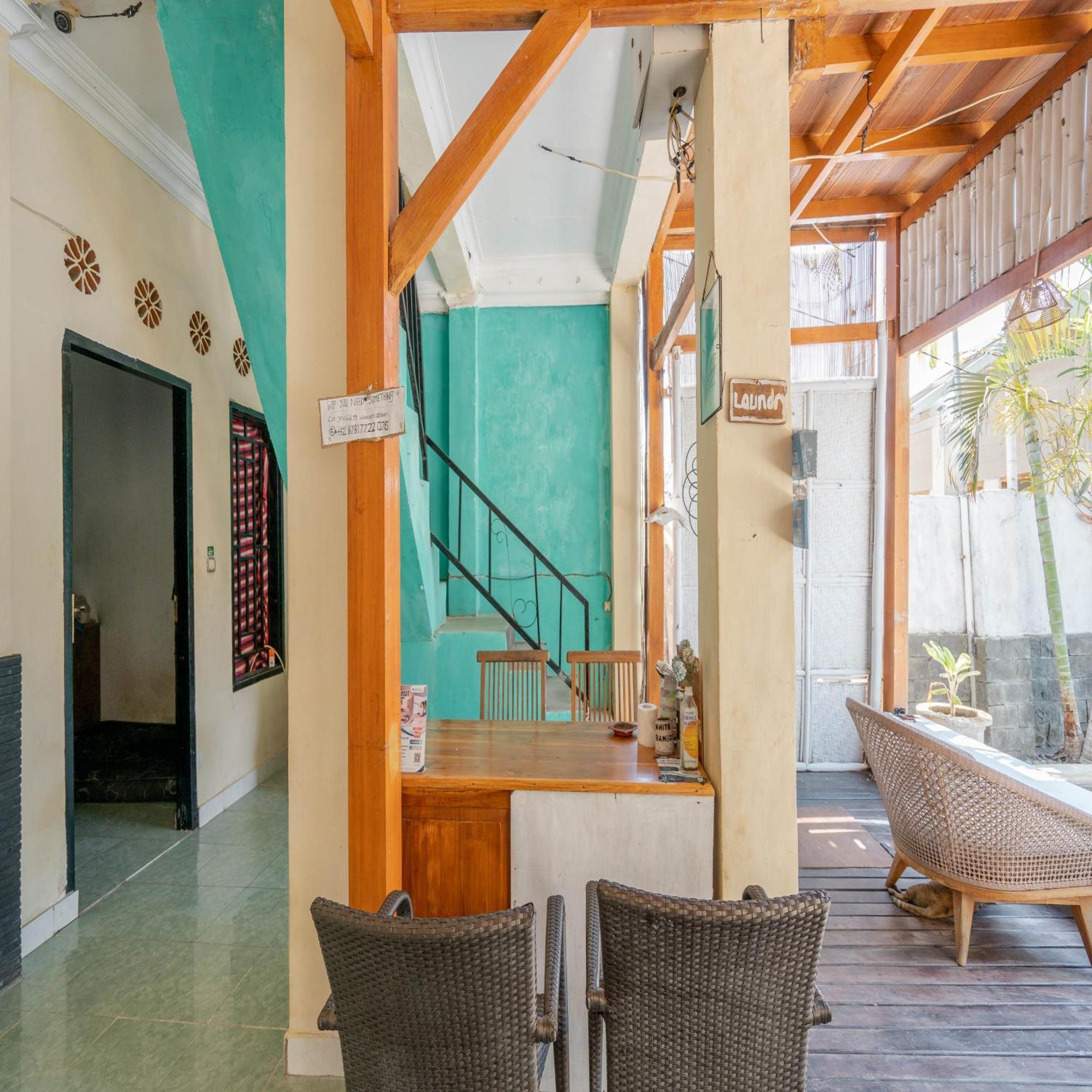 Gili White Bamboo Resort Джили Трауанган Екстериор снимка