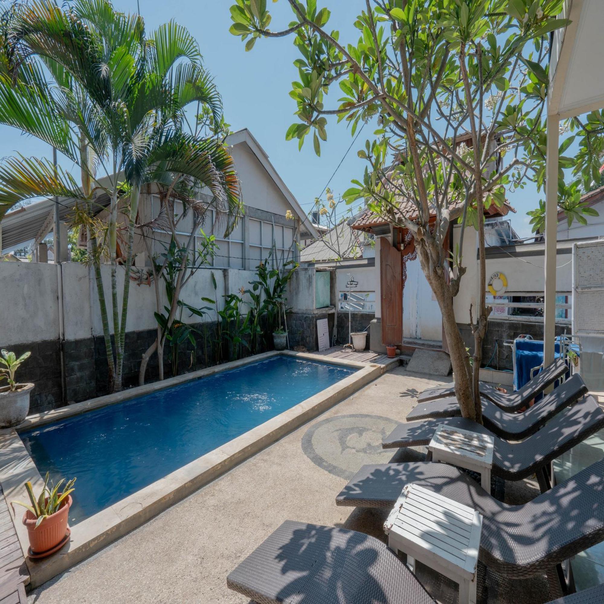 Gili White Bamboo Resort Джили Трауанган Екстериор снимка