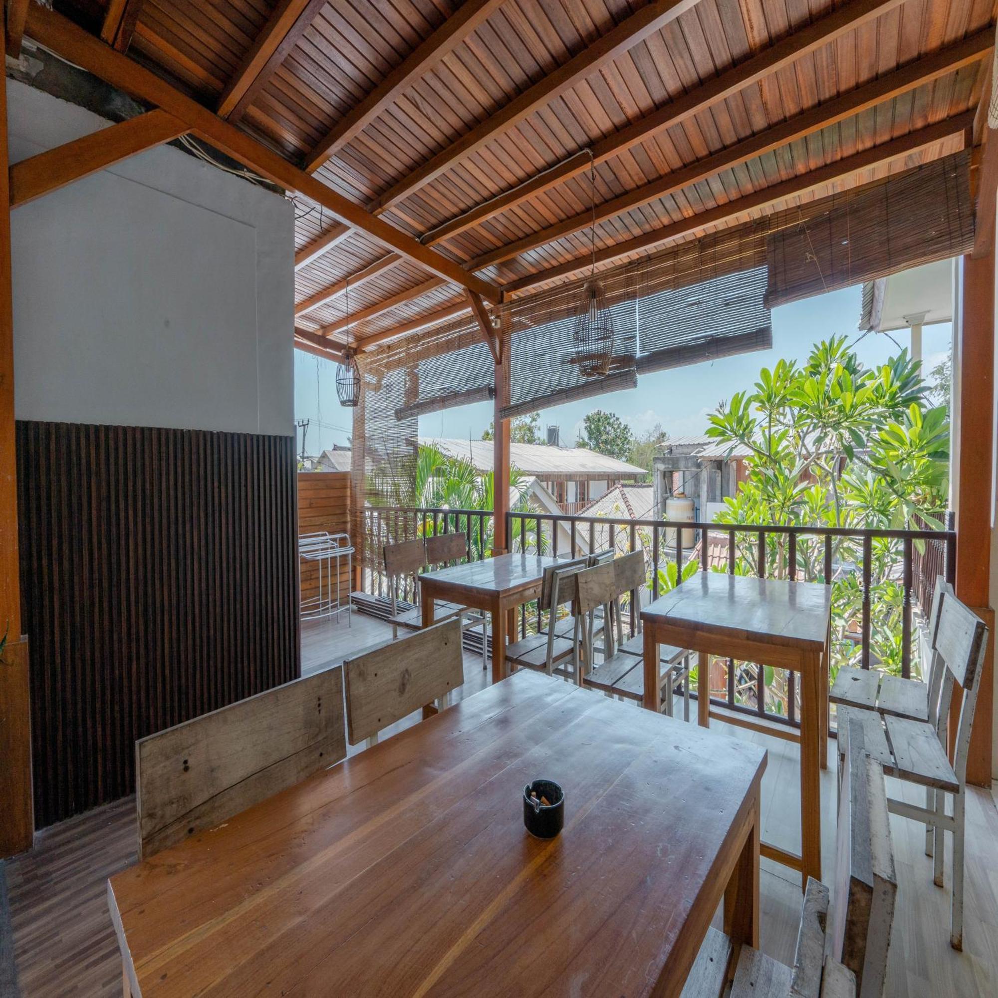 Gili White Bamboo Resort Джили Трауанган Екстериор снимка