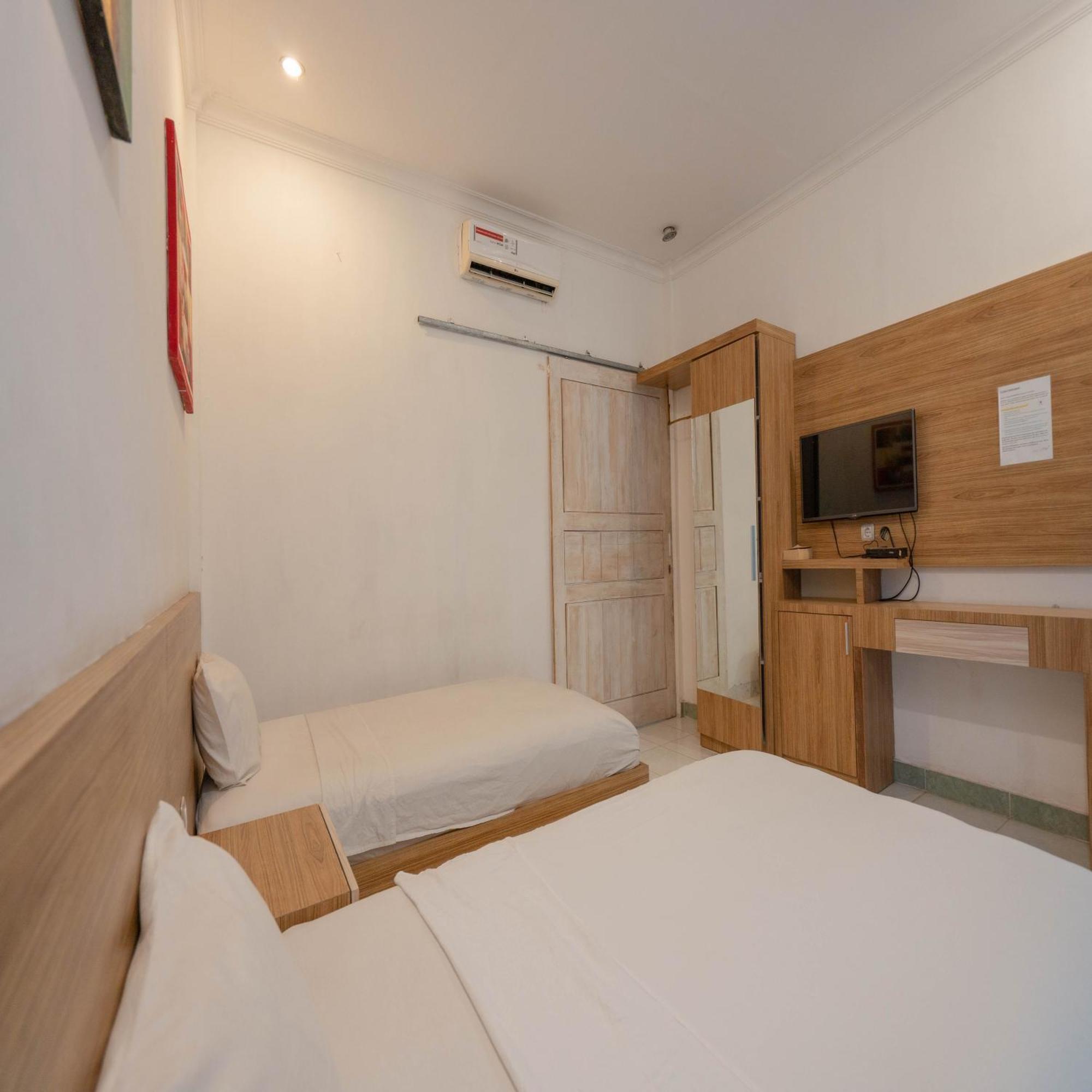 Gili White Bamboo Resort Джили Трауанган Екстериор снимка